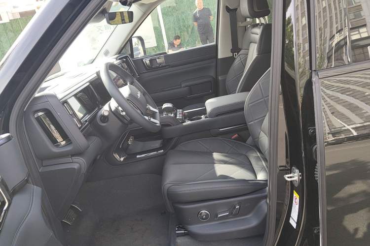 Used Formula Leopard 5 2025 Cloud Ride Laser-based Kunpeng Intelligent Driving Edition Left Front Seat