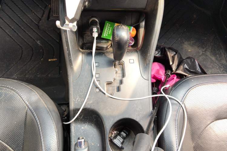 Used Hyundai ix35 2015 2.0L Automatic 2WD Smart Type China IV Gear Lever