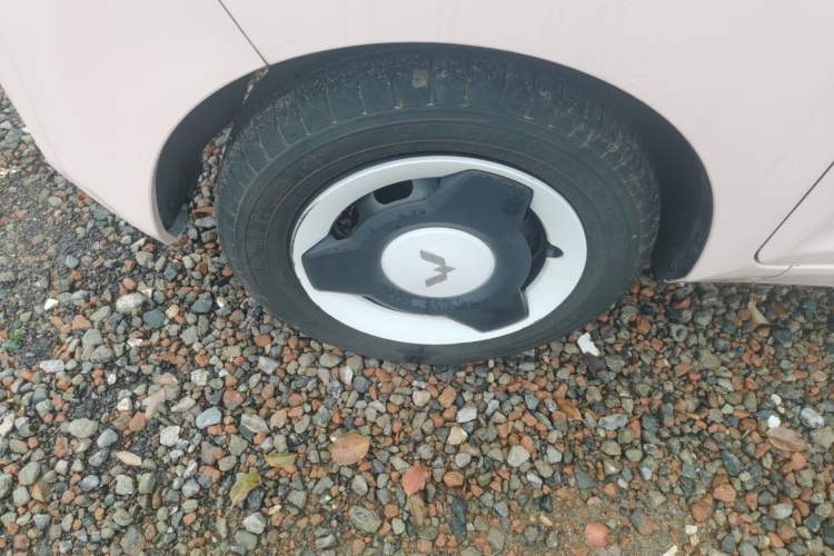 Used Wuling Hongguang MINIEV 2022 Macaron Premium Model – Lithium Ternary Battery Left Front Wheel Hub