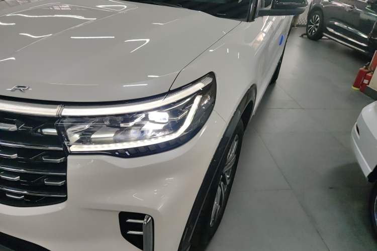 Used Ford Explorer 2023 EcoBoost 285 Four-Wheel Drive Titanium Edition 6 Seats Left Front Headlight