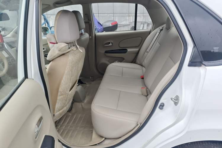 Used Venucia D50 2013 1.6L Manual Fashion Edition
