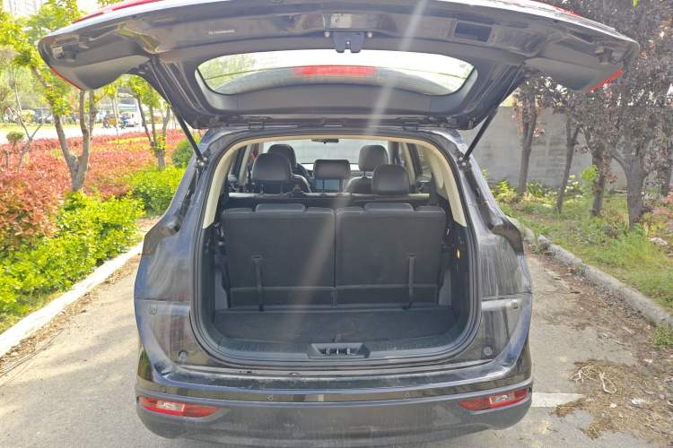 Used Dongfeng Fengon 580 2016 Revised Version 1.5T CVT Luxury Edition Trunk