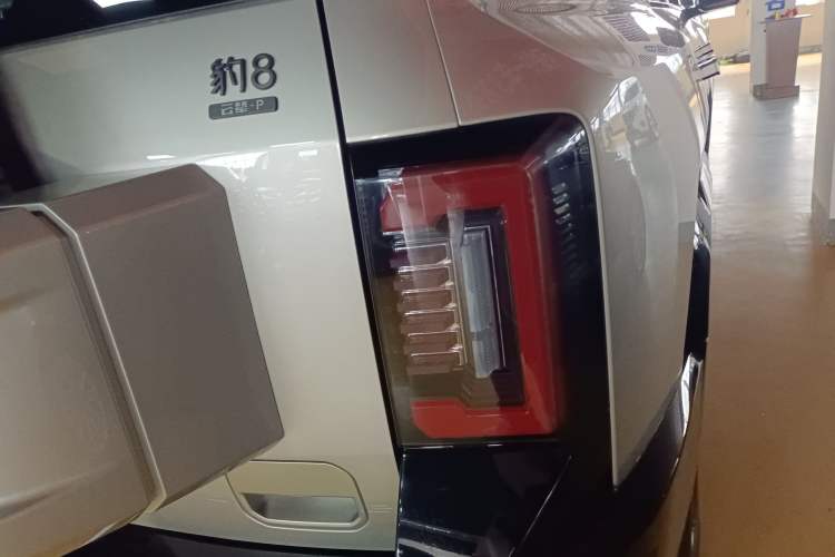 Used Formula Leopard 8 2025 Smart & Brave Flagship Edition 7 Seats
