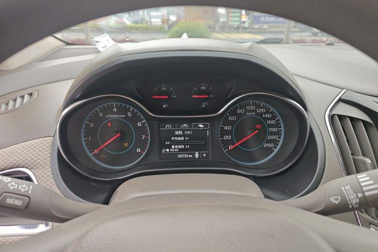 Used Chevrolet Cruze 2015 1.5L Automatic Fashion Navigation Edition
