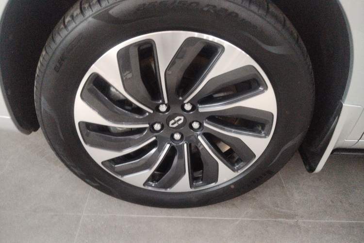 Used Hima AITO M7 2024 1.5T Intelligent Driving Rear-Drive Max Edition 5 Seats Left Front Wheel Hub