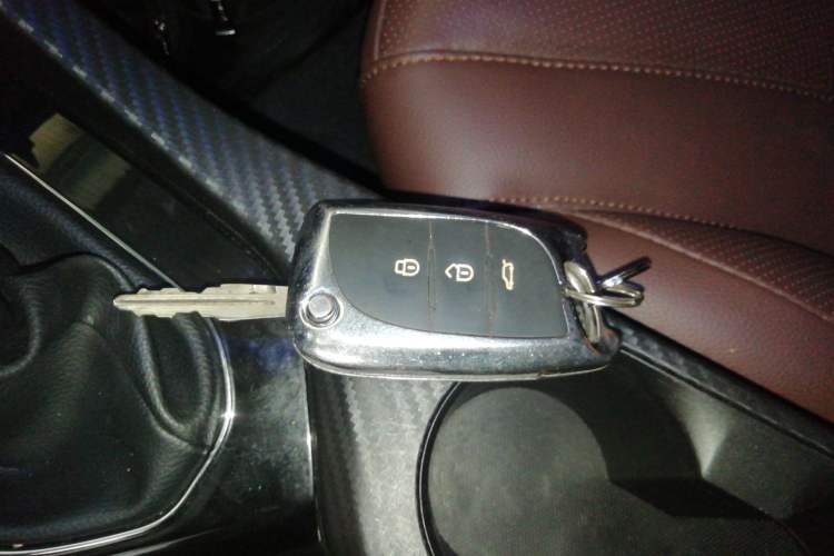 Used Soueast A5 Wing Dance 2019 1.5L Manual Luxury Version China V Standard