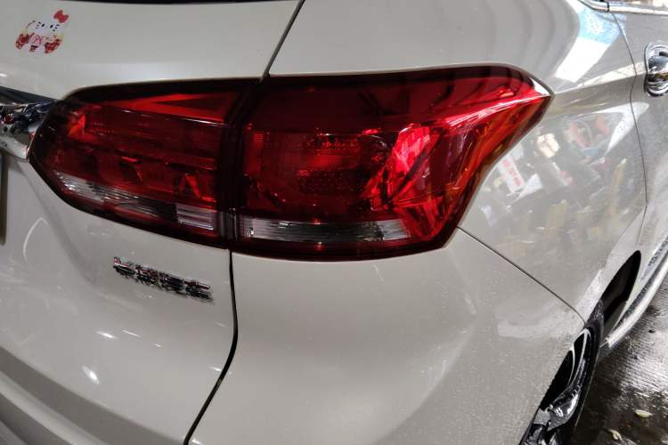 Used Haval H6 Coupe 2018 Red-Label 1.5T Automatic Two-Wheel Drive Ultra-Luxury Model Right Rear Taillight