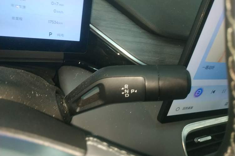 Used Geely Galaxy L6 2025 EM-i 140km Explorer+ Edition Gear Lever