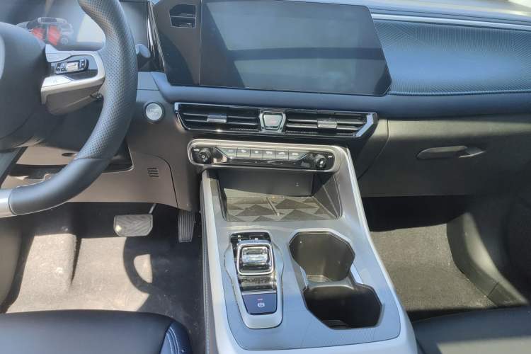 Used GAC Trumpchi GS3 2023 Shadow Speed 270T Enjoyment Edition Audio And AC Panel