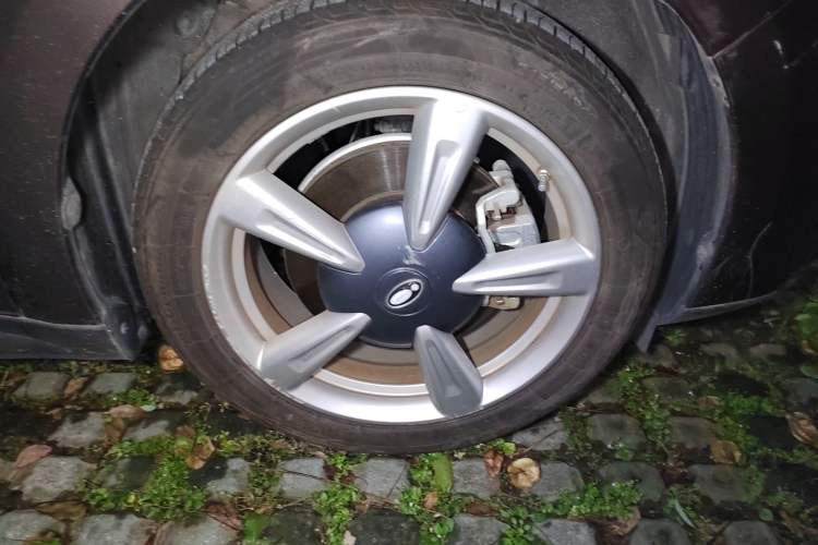 Used ORA Good Cat 2021 400km Standard Range Venus Edition Lithium Iron Phosphate Right Front Wheel Hub