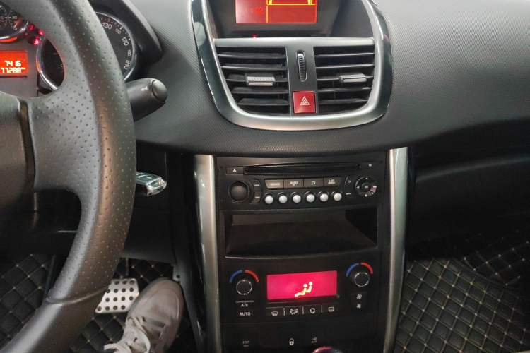 Used Peugeot 207 2013 1.6L CC Automatic Fashion Edition
