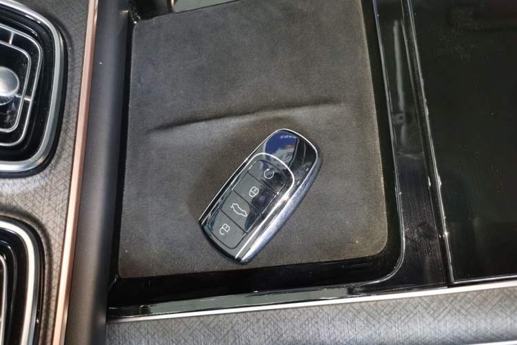 Used Chery Tiggo 9 2023 2.0T Dual-Clutch Two-Wheel Drive Leading Edition 5 Seats Interior 1