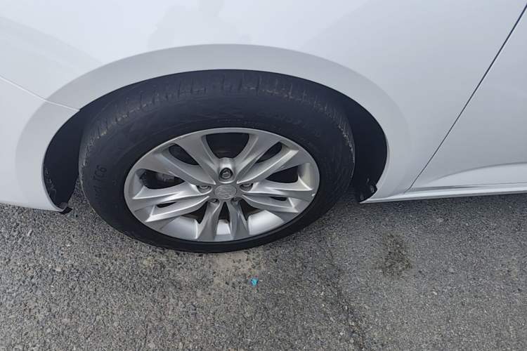 Used Buick Verano 2019 Sedan 20T Dual-Clutch Elite Model
