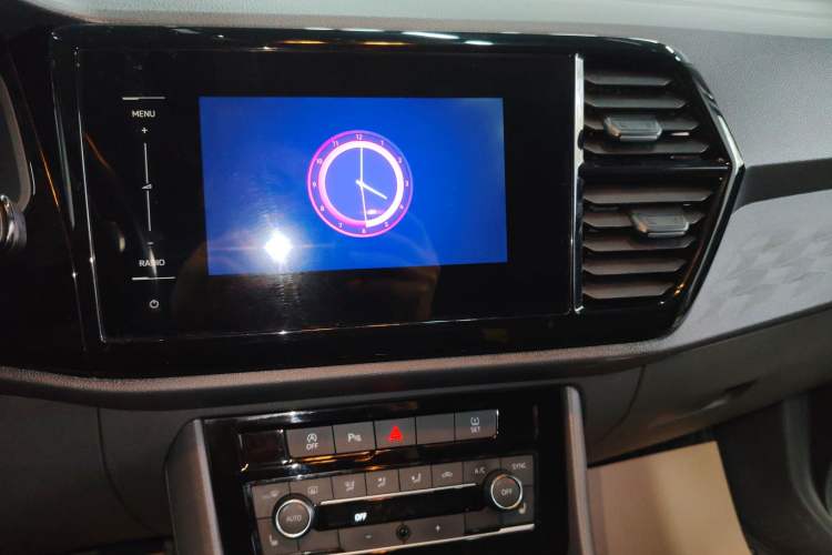 Used Jetta VS5 2019 280TSI Automatic Glory Edition Audio And AC Panel