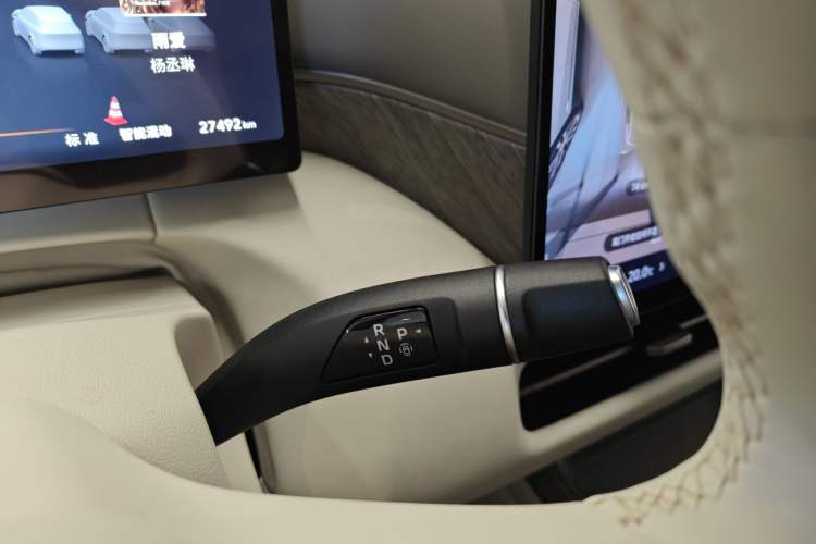 Used Wey Gaoshan 2025 Four-Wheel Drive Alpine 9 Gear Lever