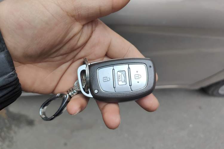 Used Hyundai Elantra (6th Generation / Lingdong) 2016 1.6L Automatic ZhiXuan – Elite Version
