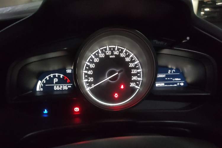 Used Mazda 3 Axela 2017 Sedan 1.5L Automatic Luxury Model Emission Standard China V Instrument Cluster