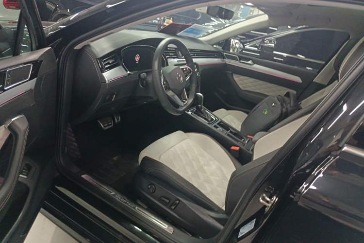 Used Volkswagen Magotan 2023 2 Million Units Commemorative Edition 330TSI DSG Luxury Version
