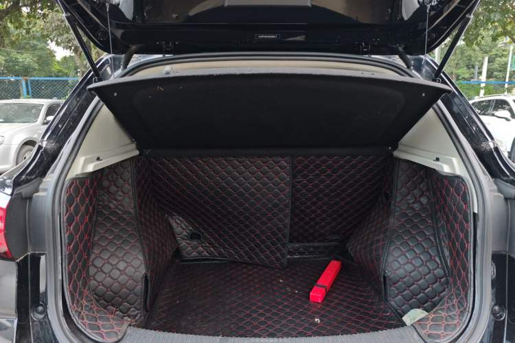 Used Roewe RX3 2018 1.6L Manual Internet Smart Edition
