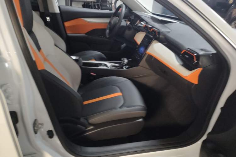 Used Dongfeng Aeolus Yixuan 2023 Mach Edition 1.5L Automatic Chasing Wind Version Right Front Seat