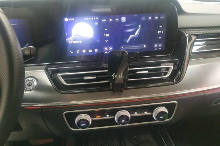 Used Hongqi HS5 2023 2.0T Qixiang Pro Edition Audio And AC Panel