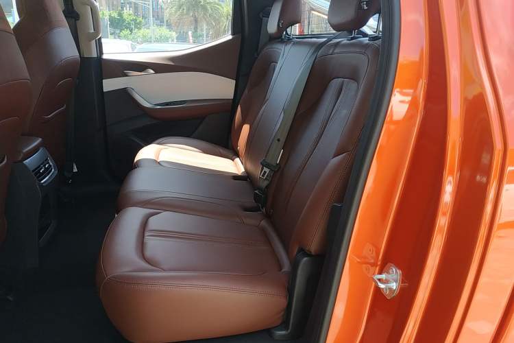 Used SAIC MAXUS Xingji 2023 Starry H 2.0T Automatic Diesel Dual-Turbo All-Wheel Drive Luxury Edition Long Wheelbase
