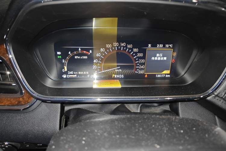 Used Lincoln Continental 2019 2.0T Two-Wheel Drive Luxury Edition China VI Standard Odometer Close Up