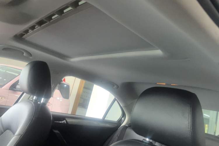 Used Volkswagen Santana 2015 1.6L Automatic Comfort Edition
