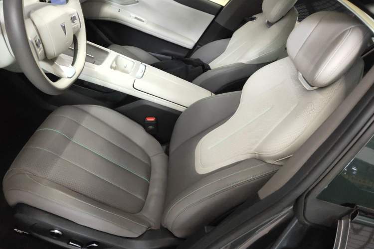 Used Deepal L07 2024 230Max Qiankun Intelligent Driving ADS SE Range-Extended Version