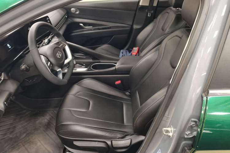 Used Hyundai Elantra 2021 1.5L CVT GLX Elite Edition Left Front Seat