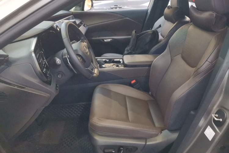 Used Lexus RX 2023 350h Four-Wheel Drive Enjoyment Version Left Front Seat