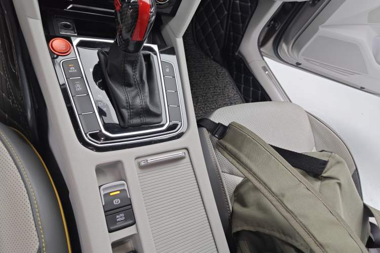 Used Volkswagen FAW-Volkswagen CC 2019 380TSI Yeyan Edition China VI Standard Gear Lever