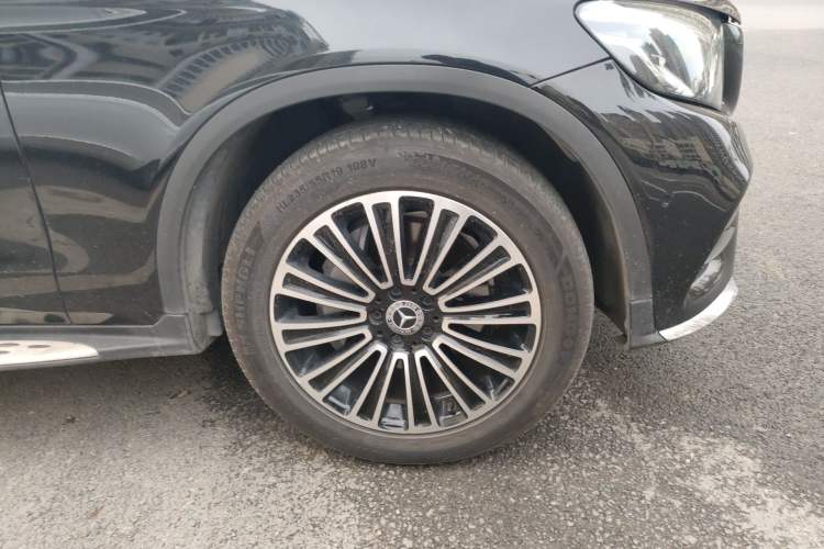 Used Mercedes-Benz GLC 2019 GLC 260 L 4MATIC Dynamic Model
