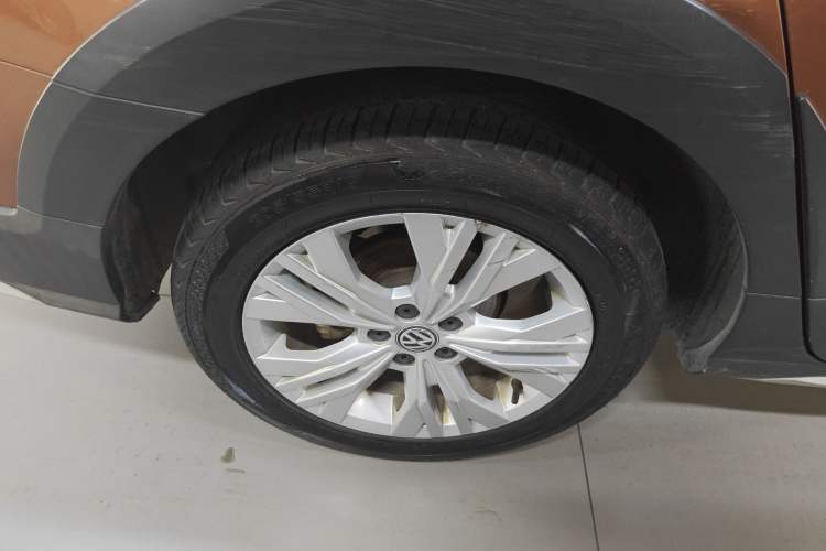 Used Volkswagen C-TREK 2017 1.6L Automatic Comfort Model Exterior 5