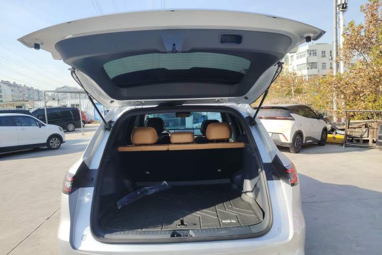 Used Geely Galaxy Galaxy Xingjian 7 EM-i 2025 120km Launch+ Version
