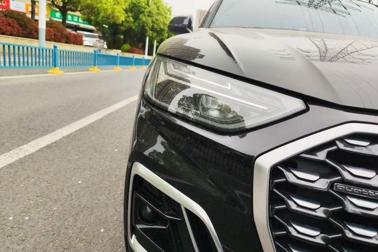 Used Audi Q5L Sportback 2021 40 TFSI Fashion Model Right Front Headlight