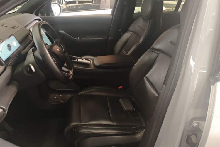 Used Nio ES6 2023 75 kWh Left Front Seat