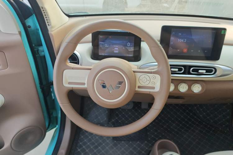 Used Wuling Hongguang MINIEV 2025 Four-Door Version Premium Edition Steering Wheel