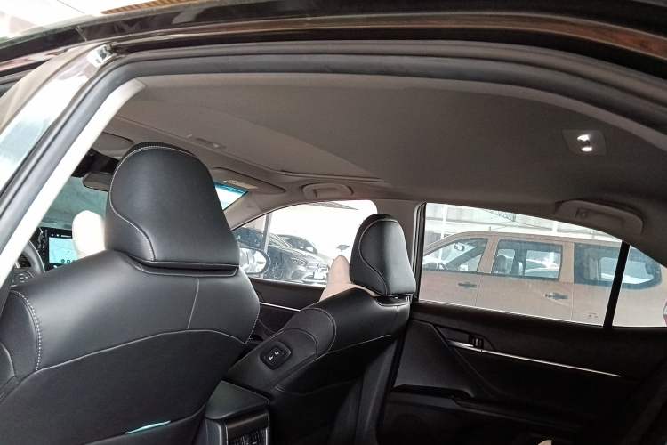 Used Toyota Camry 2023 2.0S Knight Edition