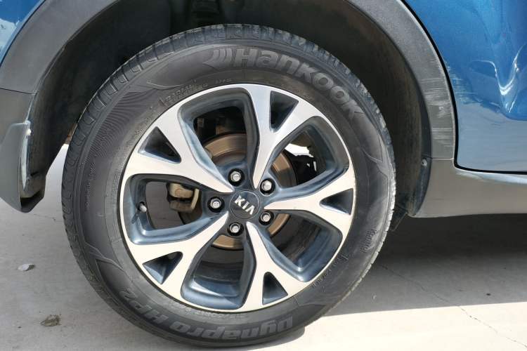 Used Kia KX3 2015 1.6L Automatic Two-Wheel Drive DLX Right Rear Wheel Hub