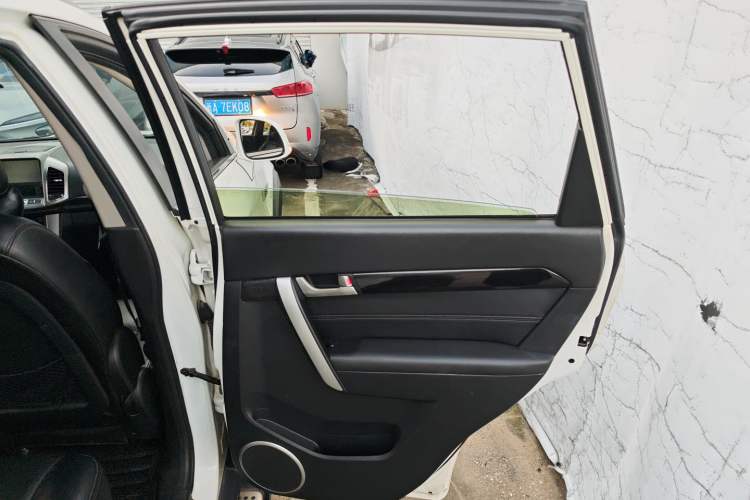 Used Chevrolet Captiva 2014 2.4L 4x4 Flagship Edition 7 Seats