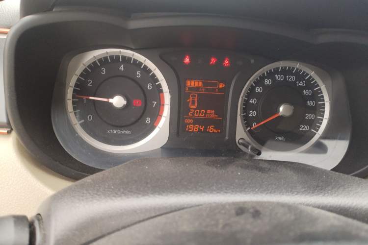 Used Venucia R50 2013 1.6L Manual Luxury Edition
