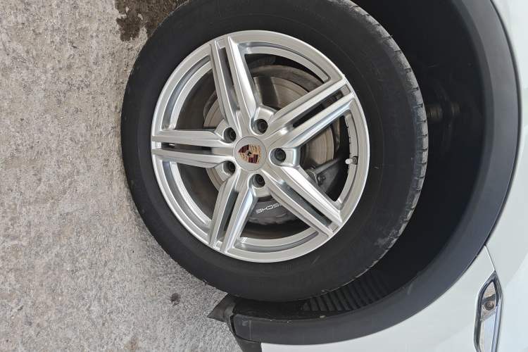 Used Porsche Cayenne 2014 Cayenne Platinum Edition 3.0T