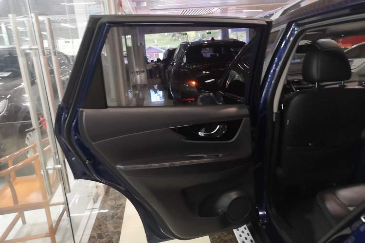 Used Nissan X-Trail 2019 2.0L CVT Smart Connect Comfort Edition 2WD