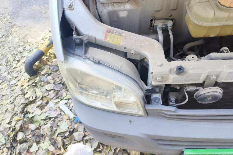 Used Wuling Zhiguang 2019 1.2L Van Utility Model 5-Seater Right Front Headlight