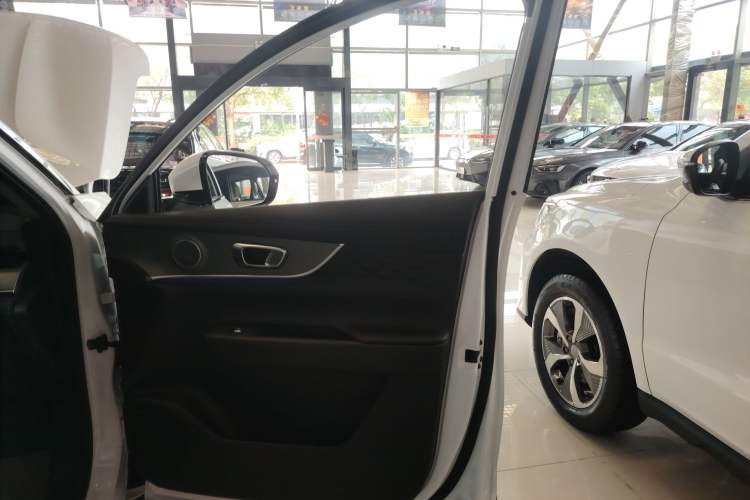 Used Chery Tiggo 8 PLUS 2025 290TGDI DCT Luxury 5-Seater
