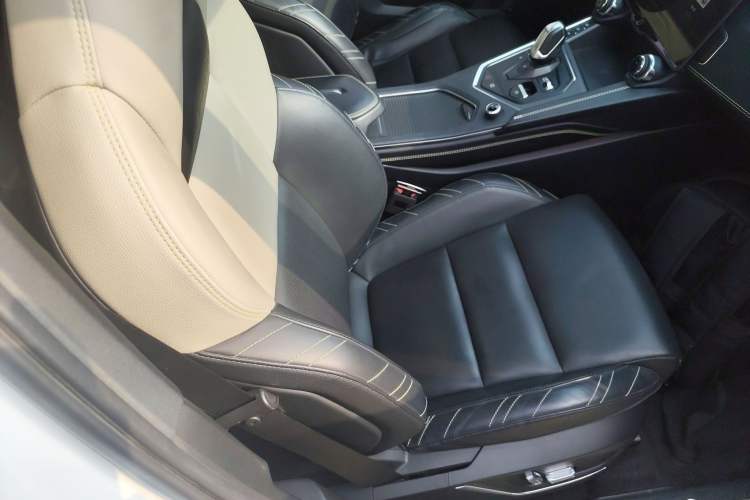 Used Lynk & Co 05 2020 2.0TD Two-Wheel Drive Shine Halo
