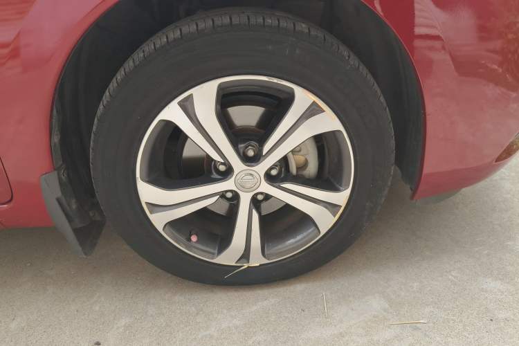 Used Nissan Tiida 2016 1.6L CVT Smart Drive Edition Right Front Wheel Hub