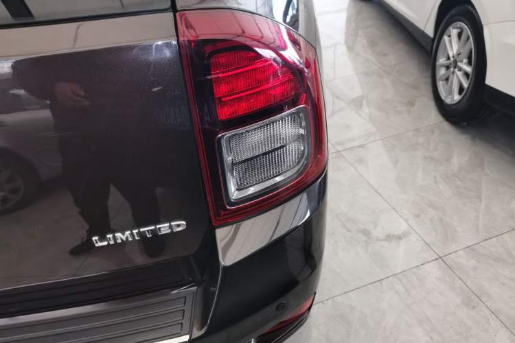 Used Jeep Compass 2014 2.4L four-wheel drive luxury version
