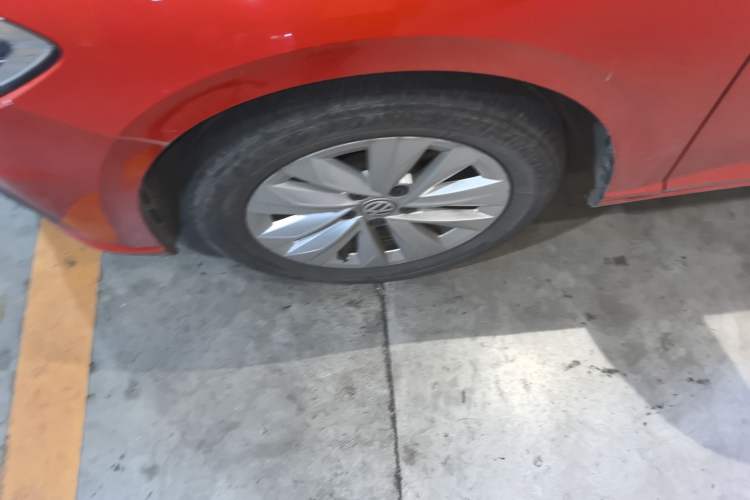 Used Volkswagen Lavida 2019 Hatchback 200TSI DSG Comfort Edition China VI Left Front Wheel Hub